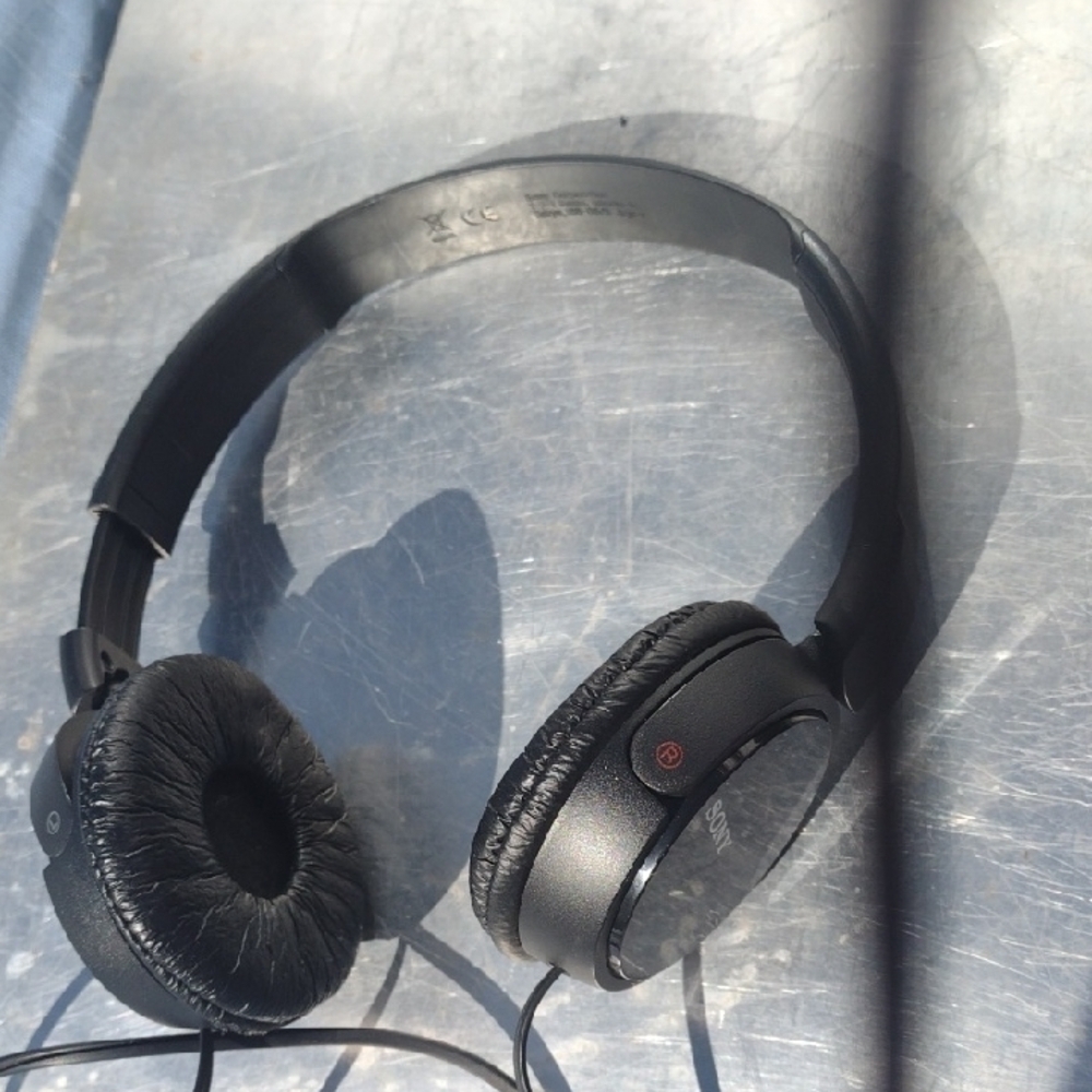 Sony Black Over-Ear Headphones Wired